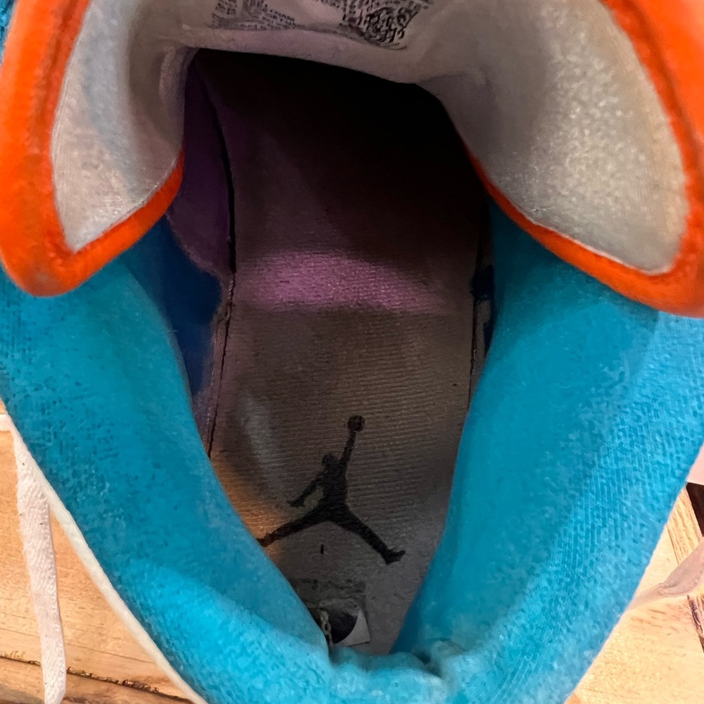 Nickelodeon “Hey Arnold” Custom Hand Painted Nike Air Jordan 1 Mid Shoes, Size 8 - Picture 9 of 9